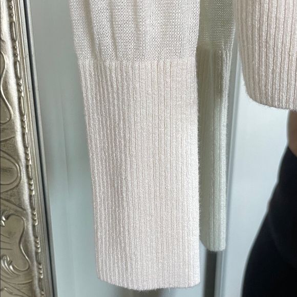 Banana Republic Cream Knit Pullover - Picture 6 of 6